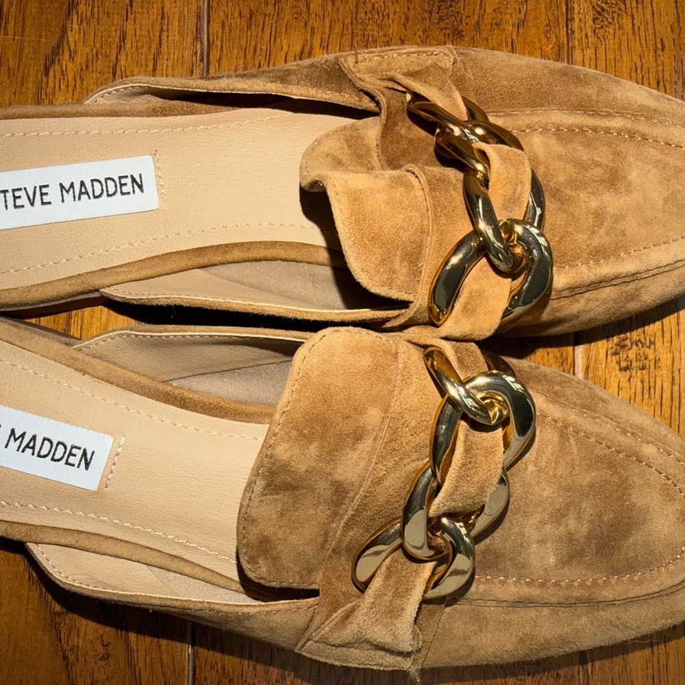 Steve Madden Camel Suede Chain Slip-On Loafers